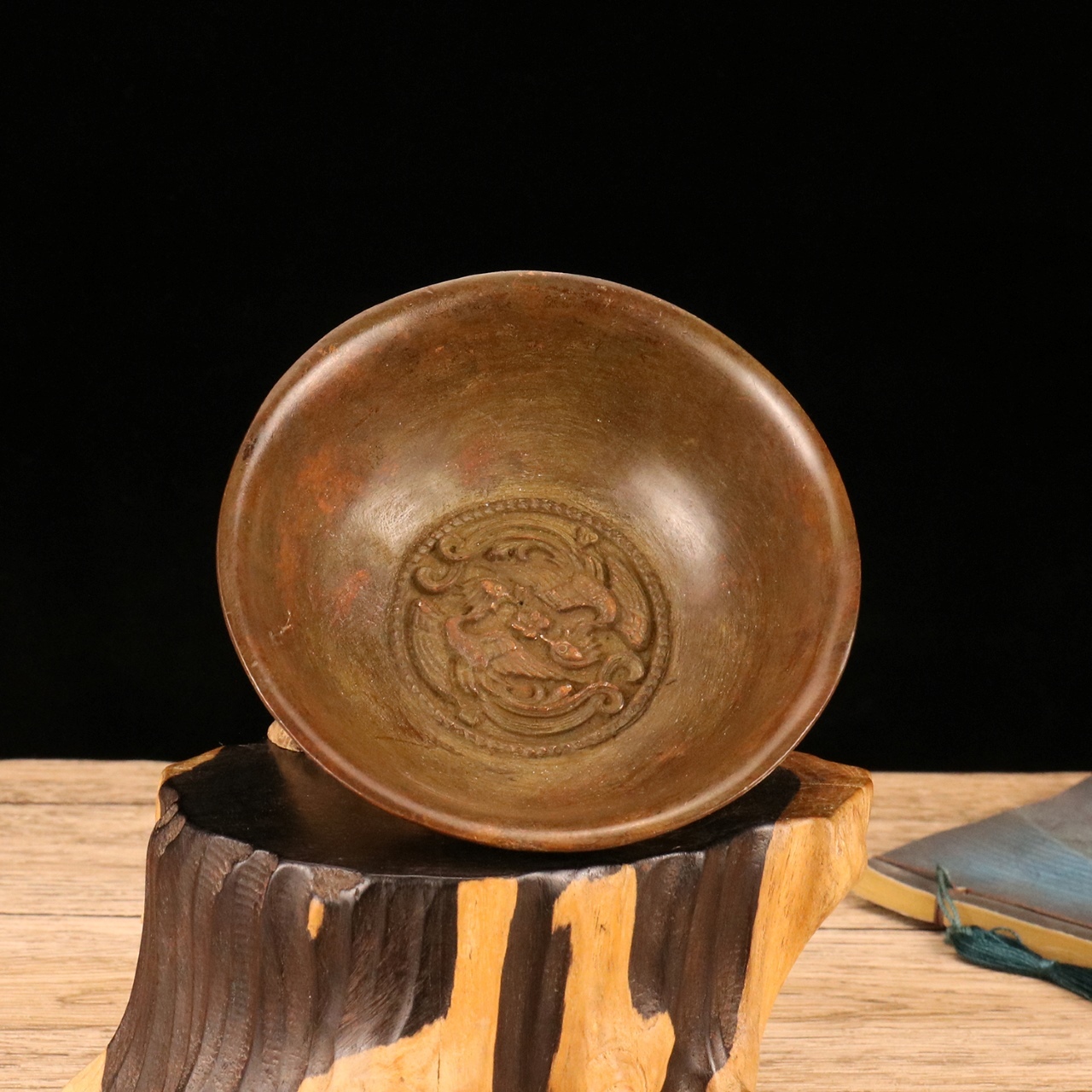 Vintage Decorative Bronze Bowl - огляд і ціна Vintage Collectible Dishes